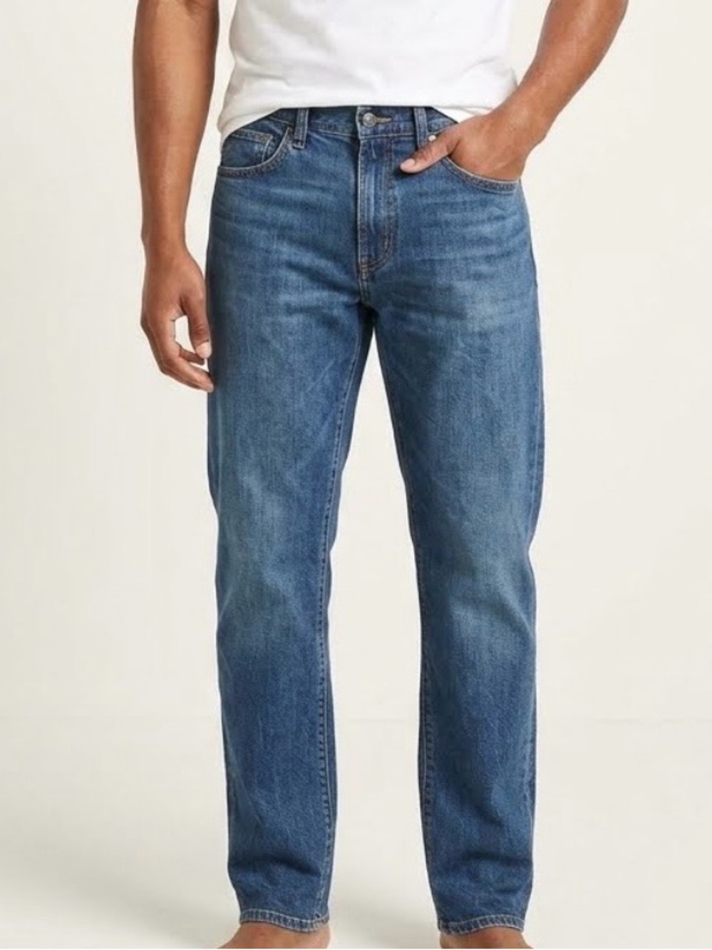 UNIQLO Men’s Regular Fit Straight Leg Denim Jean Pants, Dark Blue Wash, Size 34